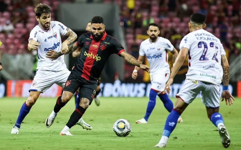 O ataque ao ônibus do Fortaleza aconteceu após o empate por 1 a 1 com o Sport