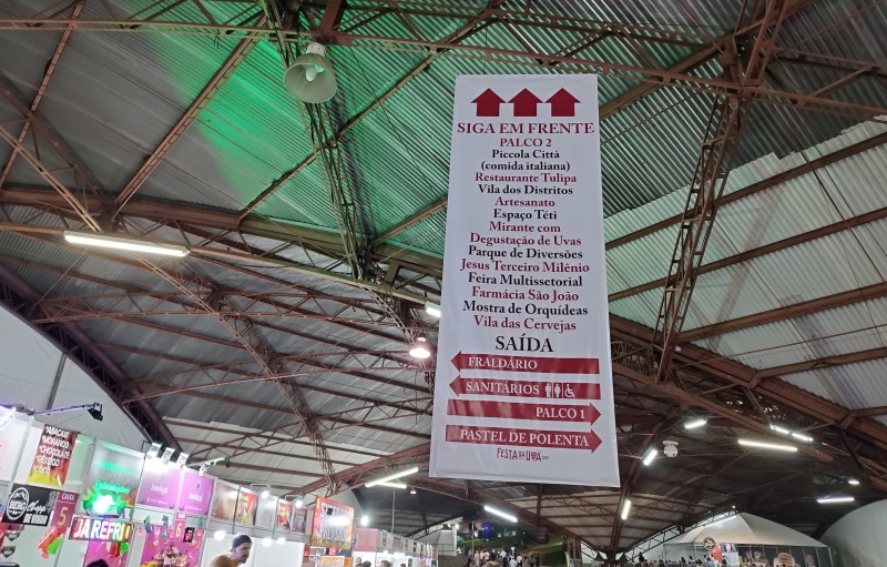  Cerca de 3 mil porções de polenta com ragu foram servidas gratuitamente aos visitantes