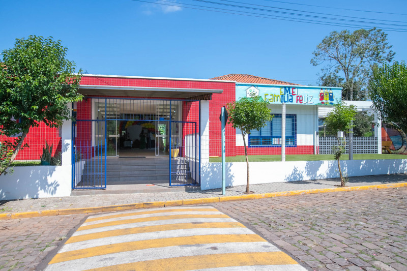A Escola Municipal de Educa&ccedil;&atilde;o Infantil (EMEI) Fam&iacute;lia Feliz foi completamente reformada e adaptada para situa&ccedil;&otilde;es de risco