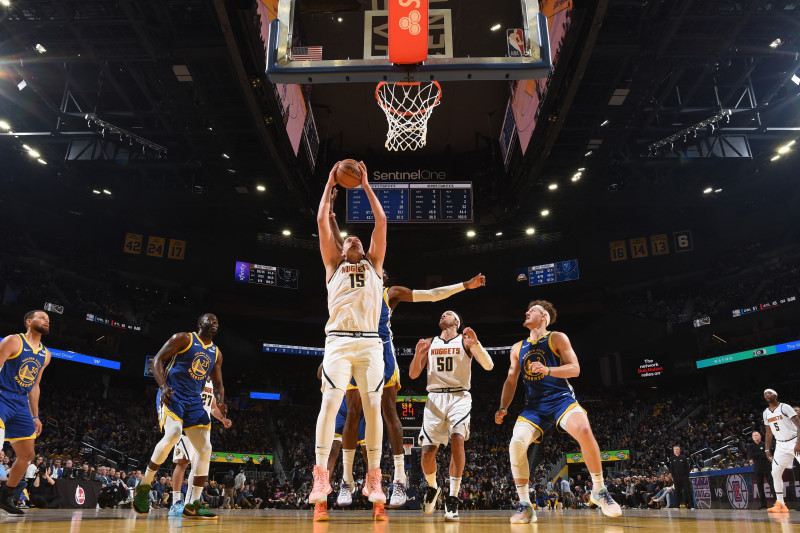 O sérvio converteu 13 de 24 arremessos e segue fazendo história