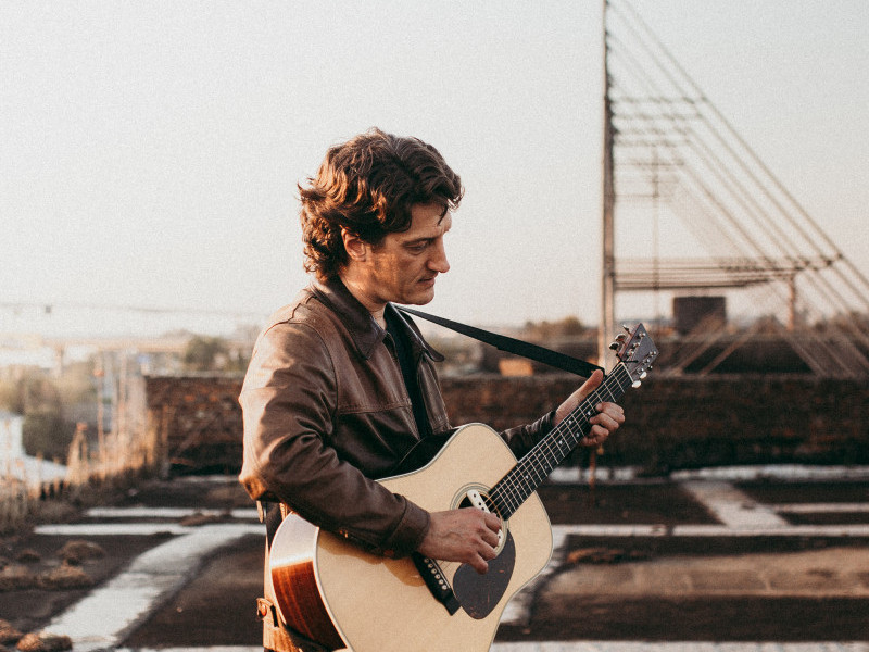 Músico gaúcho radicado no Rio de Janeiro, Tiago Dezordi apresenta show de lançamento de seu primeiro álbum, no Gravador Pub, às 20h deste sábado (2)