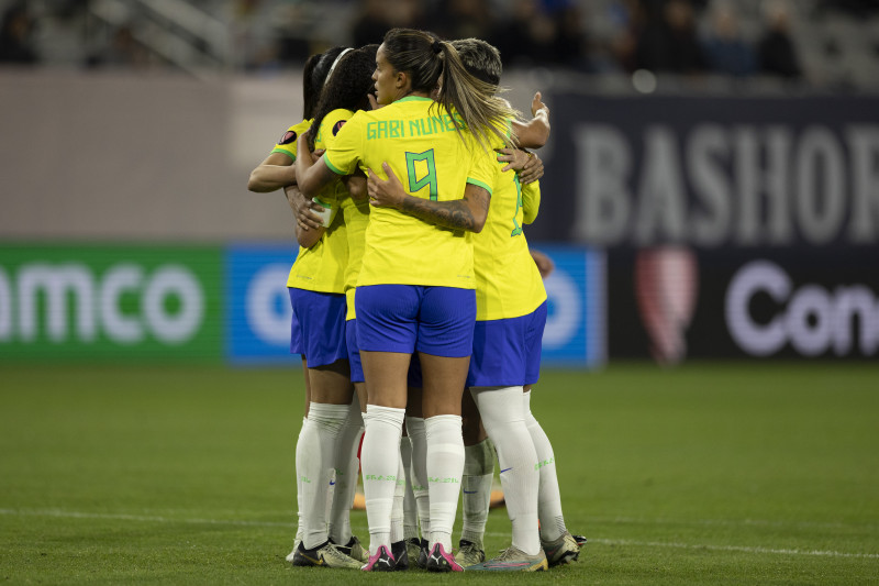 Com três vitórias em três jogos, a equipe nacional a liderança do Grupo B, com nove pontos