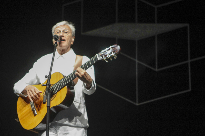 Olavo foi condenado a indenizar Caetano ap&oacute;s postagens em que atribu&iacute;a pedofilia ao compositor