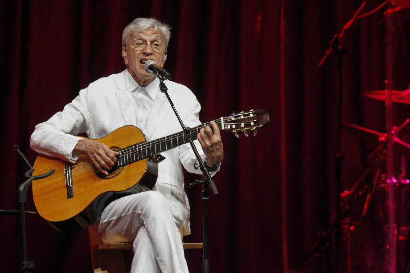 Caetano Veloso e Maria Bethânia concorrem na categoria de melhor música global por "Caetano e Bethânia Ao Vivo", registro da turnê que eles fizeram juntos entre 2024 e o ano passado