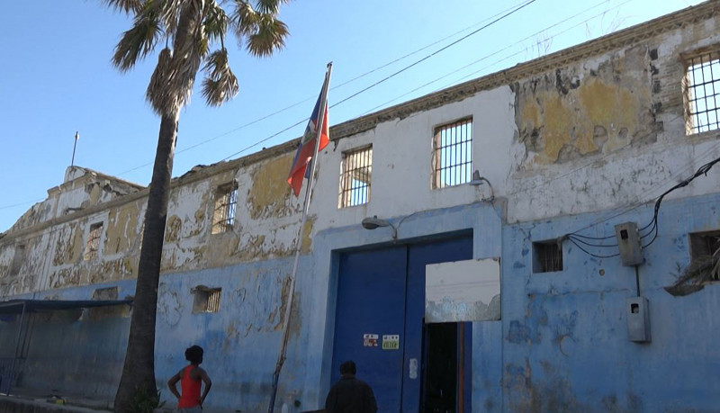 Prédio da prisão onde ocorreram as fugas apresenta condições precárias
