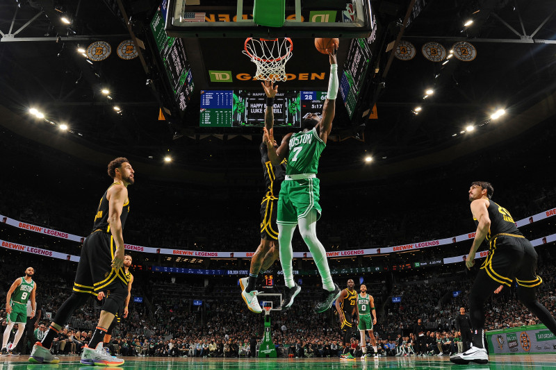 Jaylen Brown foi o cestinha com 29 pontos, diante de 27 de Jayson Tatum