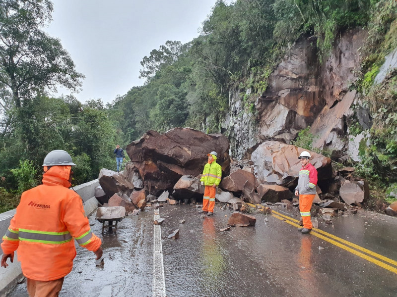 Grupo com líderes de cinco cidades quer resolução rápida de problemas na rodovia para evitar prejuízos