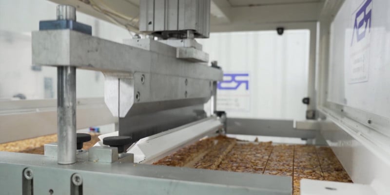 A fabricação mensal de produtos de 1.400 toneladas aumenta para 2.200 em São João