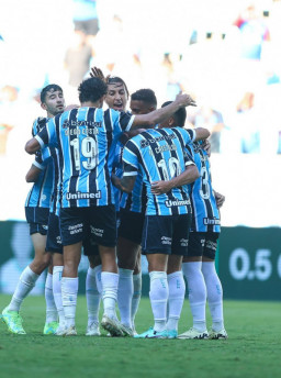 Grêmio vence Brasil-Pel e avança para as semifinais do Campeonato Gaúcho