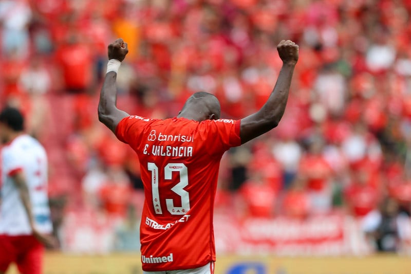 Inter se impõe em casa e bate São Luiz pelas quartas do Gauchão