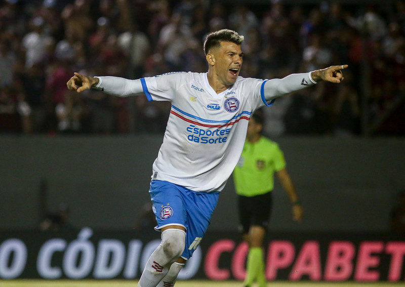 Victor Cuesta converteu o pênalti que classificou o Bahia na 3ª fase da Copa do Brasil