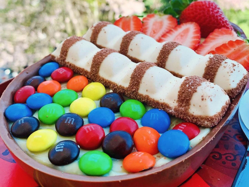 A doceria Ana Santo Doce é especializada em ovos de colher, bolos e brigadeiros Foto: INSTAGRA/ ANA SANTO DOCE/ REPRODUÇÃO/JC