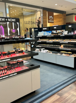 Varejo surpreende com alta em fevereiro e bate recorde na série do IBGE