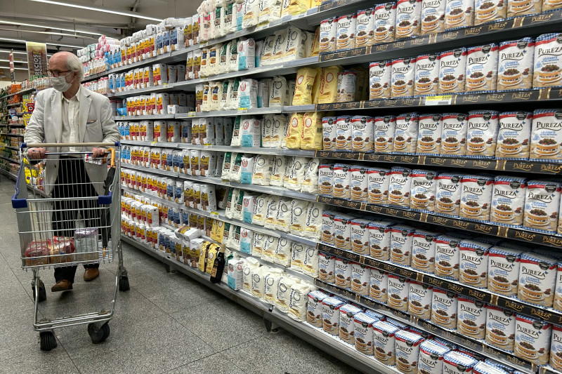 Em oito meses, a perda acumulada pelo inativos equivale a R$ 4.062,00