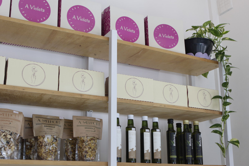 A Violeta fica na avenida Dona Laura, n&ordm; 471 Foto: FERNANDA FELTES/JC