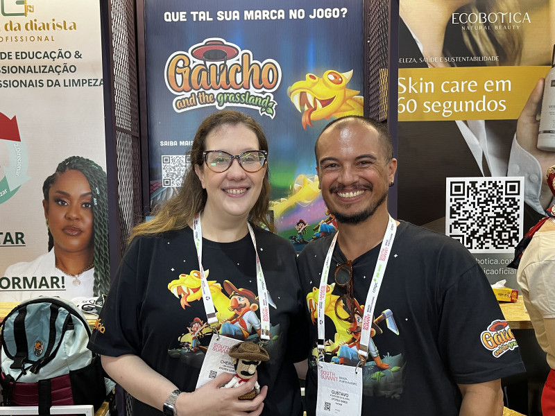 Cherilyn Ruschel e Gustavo Silveira são representantes da Epopeia Games  Foto: JAMIL/ESPECIAL/JC