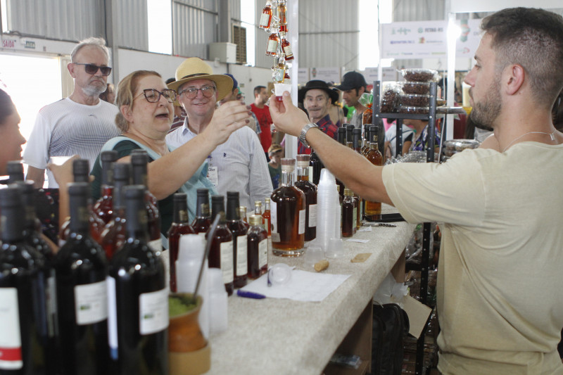 Bebida produzida há 112 anos pela família de Gabriel Costa Dias em Rio Grande faz sucesso na mostra