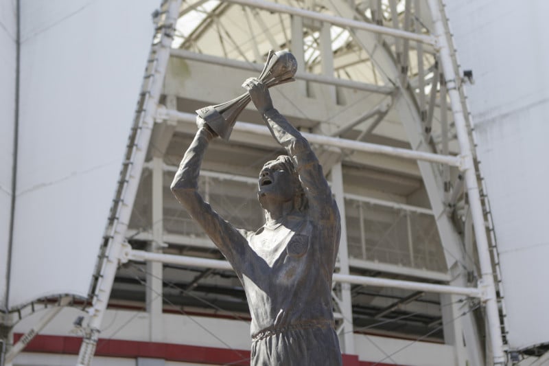 Torcida do Inter se mobiliza para troca da estátua de Fernandão