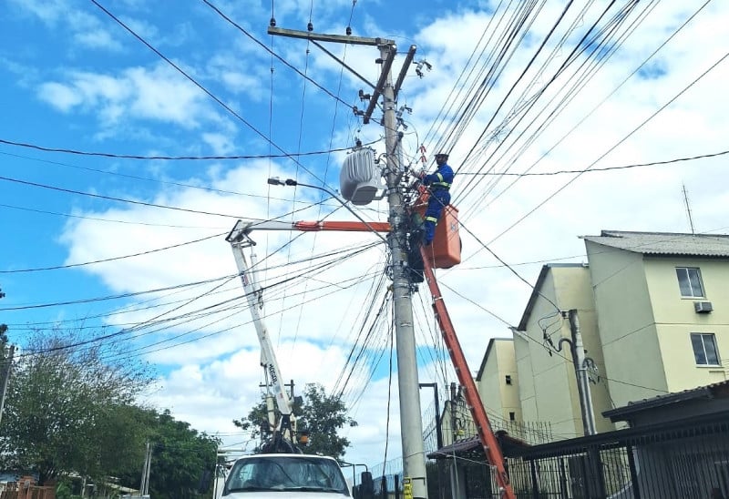 Neste momento, 133 mil pessoas estão sem luz