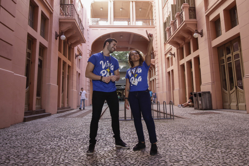 Evandro Costa e Tâmara Correa criaram o Viva   POA em 2020 para fomentar o turismo em Porto Alegre Foto: FERNANDA FELTES/JC