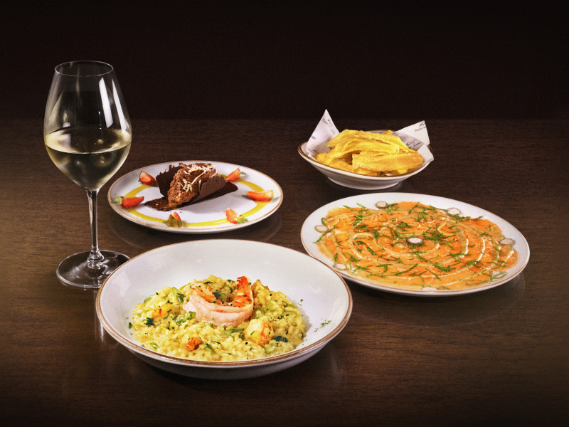 Risoto de camarão com aspargos é destaque no restaurante Pobre Juan Foto: Lucio Cunha/Pobre Juan/Divulgação/JC