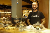 Tiago Schmitz &eacute; o fundador da Charlie, que comemora 12 anos de opera&ccedil;&atilde;o