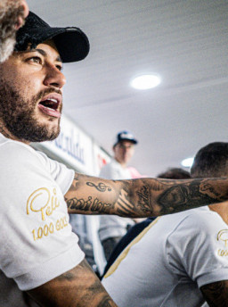 Neymar aceita proposta salarial do Santos e tenta liberação do Al-Hilal
