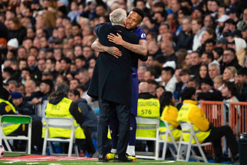 Zagueiro brasileiro está recuperado de uma ruptura ligamentar no joelho