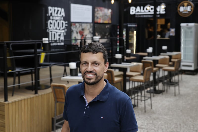Luiz Eduardo Barbosa é um dos sócios-fundadores da Balcone Pizzaria, que opera desde 2018 na Capital Foto: TÂNIA MEINERZ/JC