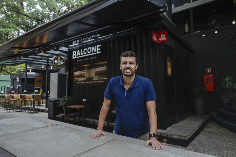 Luiz Eduardo Barbosa &eacute; um dos s&oacute;cios-fundadores da Balcone Pizzaria Foto: T&Acirc;NIA MEINERZ/JC