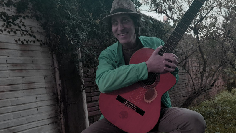 Músico Carlos Hahn lança single em homenagem à Retomada Kaingang neste sábado (6), às 20h, no Espaço Cultural Maria Maria