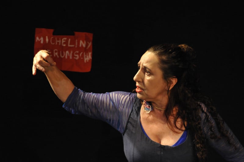 Sandra Possani em 'A Mulher que queria ser Micheliny Verunschk', uma das selecionadas para o 31&ordm; Porto Alegre Em Cena