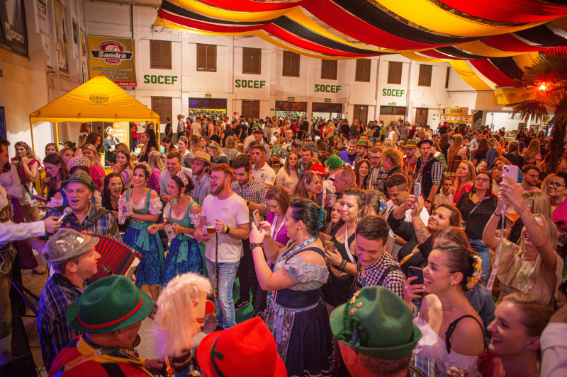 Serão mais de 80 torneiras disponíveis para o consumo do público, que deve totalizar 18 mil nas duas noites