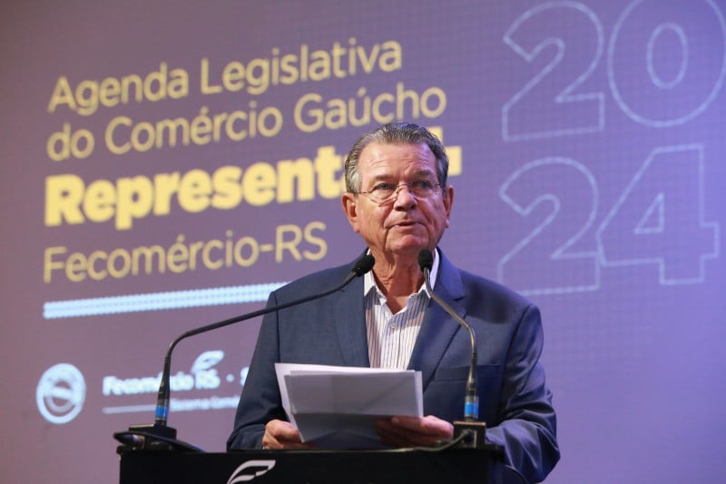 {'nm_midia_inter_thumb1':'https://www.jornaldocomercio.com/_midias/jpg/2024/04/08/206x137/1_bohn-10529154.jpg', 'id_midia_tipo':'2', 'id_tetag_galer':'', 'id_midia':'66144741785eb', 'cd_midia':10529154, 'ds_midia_link': 'https://www.jornaldocomercio.com/_midias/jpg/2024/04/08/bohn-10529154.jpg', 'ds_midia': 'Luiz Carlos Bohn fez apresentação da agenda legislativa do comércio', 'ds_midia_credi': 'João Alves / Fecomercio / Divulgação / JC', 'ds_midia_titlo': 'Luiz Carlos Bohn fez apresentação da agenda legislativa do comércio', 'cd_tetag': '1', 'cd_midia_w': '800', 'cd_midia_h': '533', 'align': 'Left'}