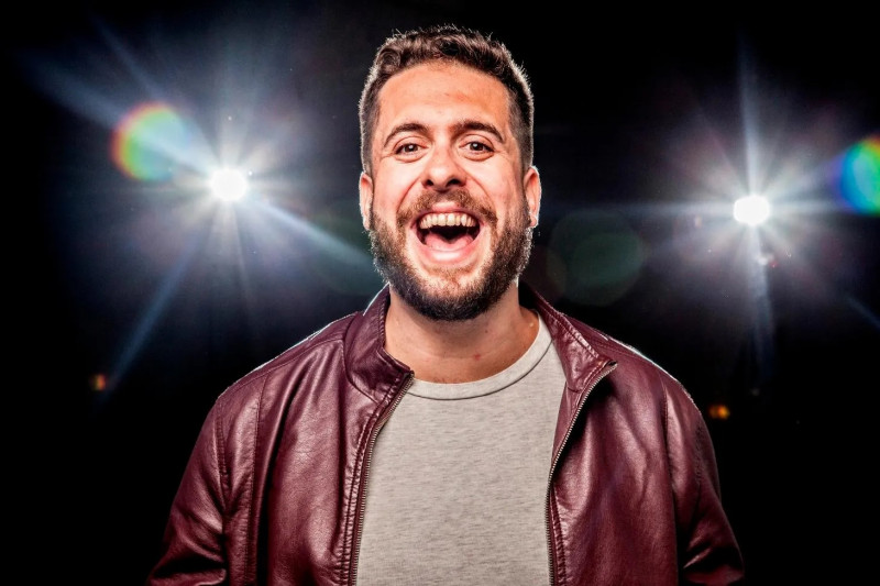 Comediante Maurício Meirelles apresenta seu show de humor Webbullying, nesta quinta-feira (11), no Auditório Araújo Vianna, às 21h 