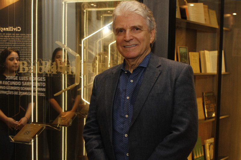 Gilberto Schwartsmann, médico, dramaturgo e bibliófilo