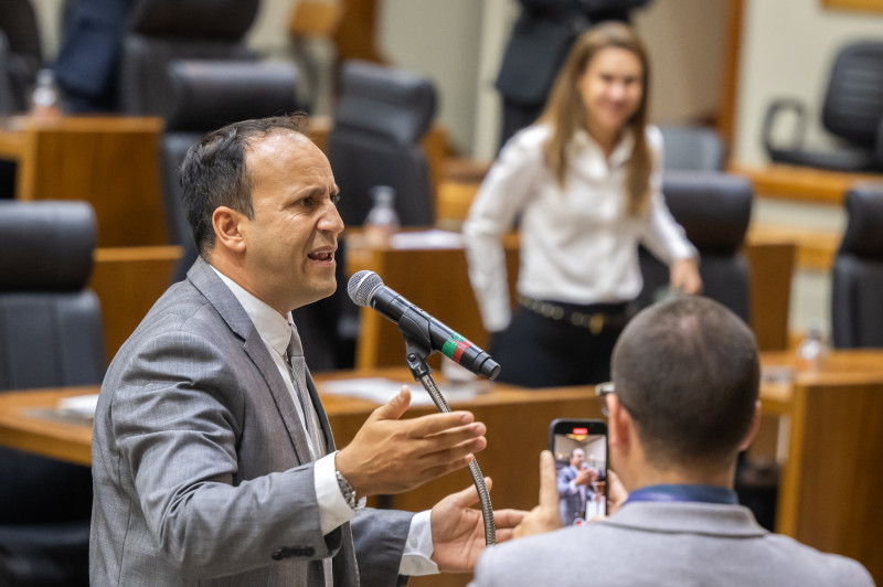 Polêmica teve início após manifestações na tribuna do plenário do Legislativo 