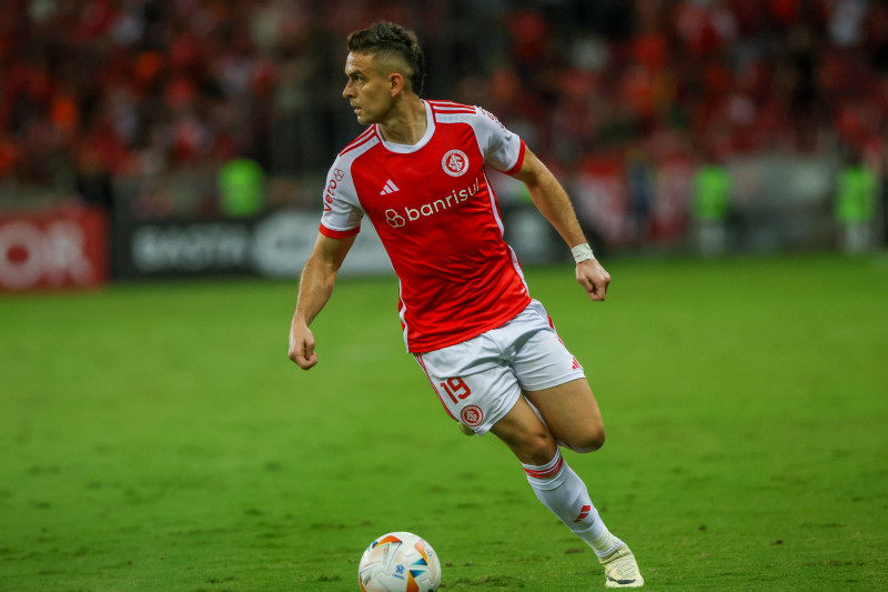 Borré, do Inter, aparece no Top 10 dos maiores salários das Américas