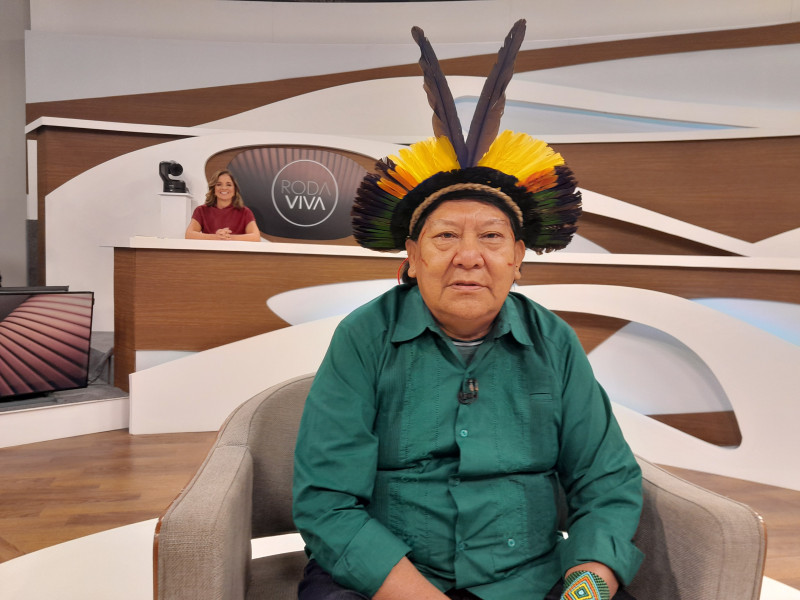 Líder indígena Yanomami Davi Kopenawa é o convidado do Roda Viva desta segunda-feira (15), abrindo a Semana dos Povos Indígenas