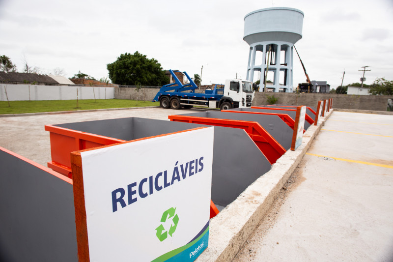 Podem ser descartados no local materiais como entulhos de construção civil, recicláveis e até eletrodomésticos