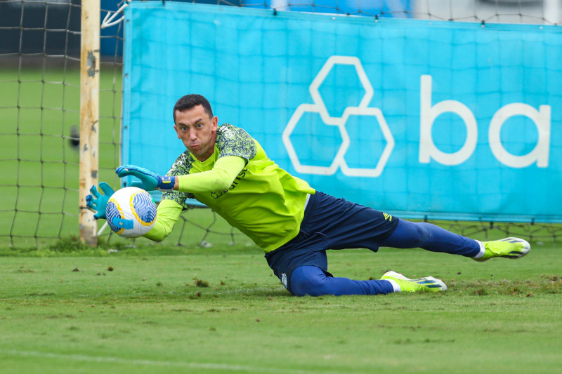 Em má fase, Grêmio enfrenta Athletico-PR e tenta afastar a crise