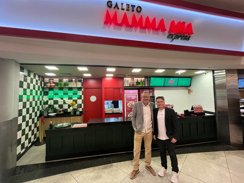 Zukov e Ávila (direita) estão à frente da nova unidade express da galeteria