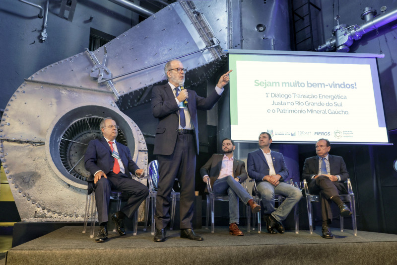 Setor carvoeiro debate transição energética justa em Porto Alegre