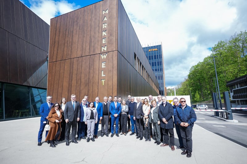 Governador e comitiva gaúcha visitaram unidade da Stihl, em Wiesbaden, na Alemanha