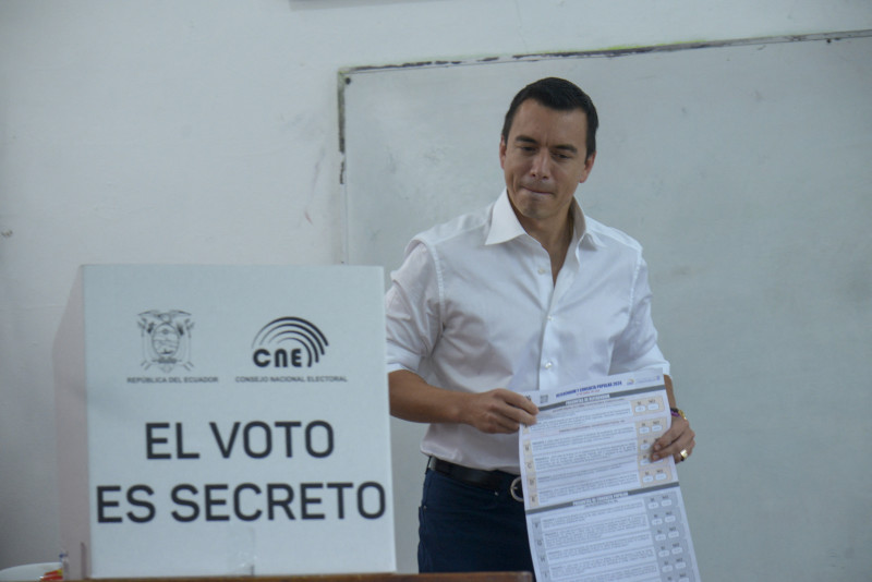 Com uma popularidade de 69%, Noboa declarou guerra &agrave;s organiza&ccedil;&otilde;es ligadas a cart&eacute;is no M&eacute;xico e na Col&ocirc;mbia