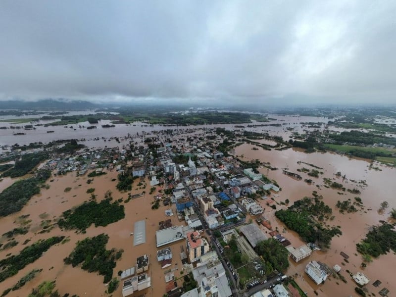 Mais de sete mil pessoas tiveram que desocupar suas residências e 600 moradores necessitaram de abrigo