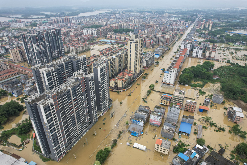 Governo chinês emitiu o nível máximo de alerta para tempestades em áreas da província de Guangdong