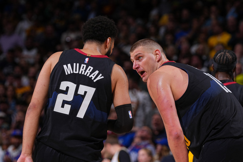 Jokic ofusca trio dos Lakers e Nuggets abrem 2 a 0 nos playoffs da NBA