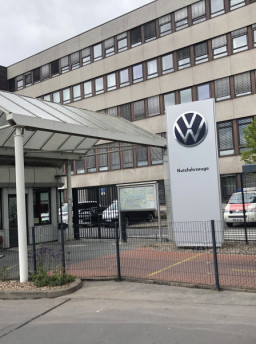 Fábrica da Volkswagen em Hannover opera com 5,5 mil robôs