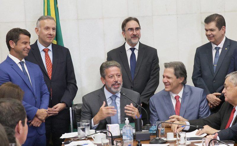 Haddad entrega à Câmara primeiro projeto de regulamentação da reforma tributária